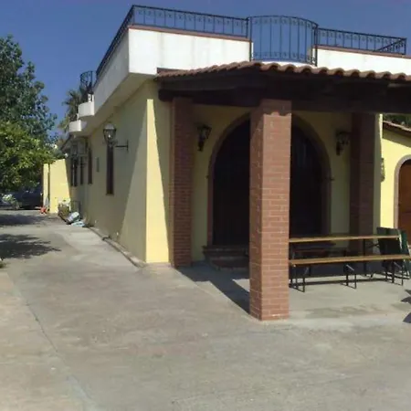 Silvano A 100 Mt Dal Mare Apartamento *